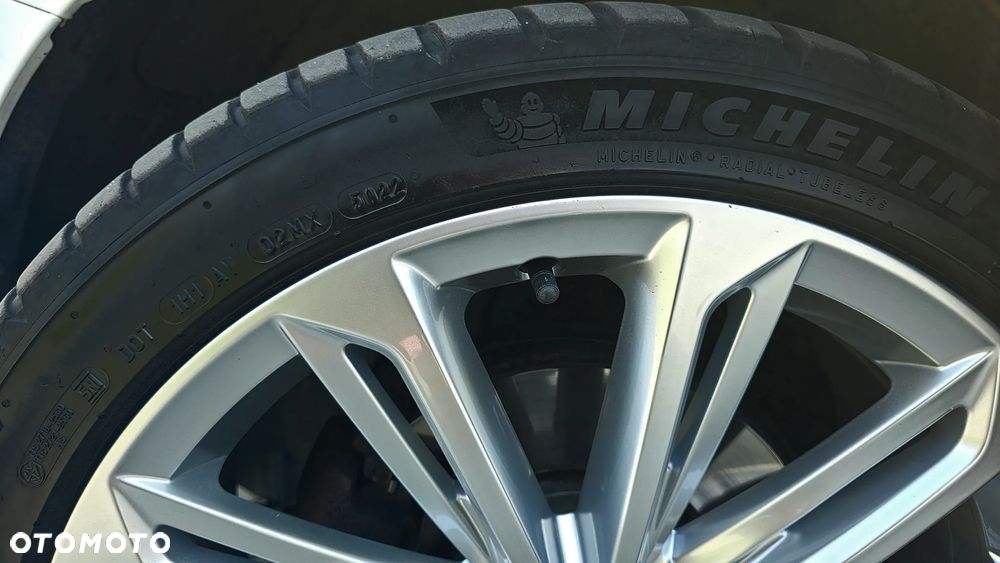 Volkswagen Passat - 30