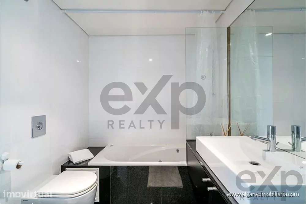 Residência de Luxo C/ 2 parqueamentos e piscina - Vilamoura - Grande imagem: 5/8