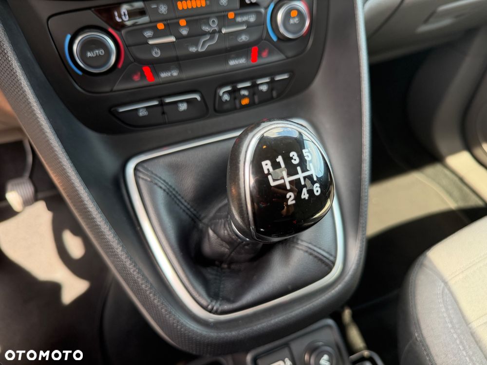 Ford Tourneo Connect Grand - 27