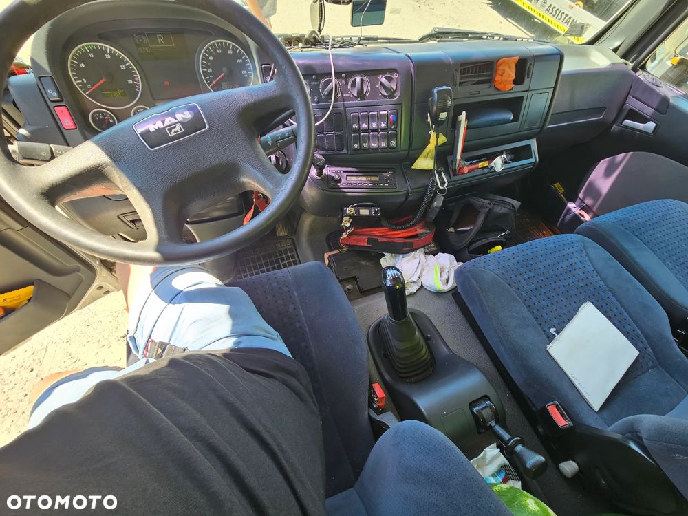 MAN TGL 12.210 Euro 5 4X2BL - 11