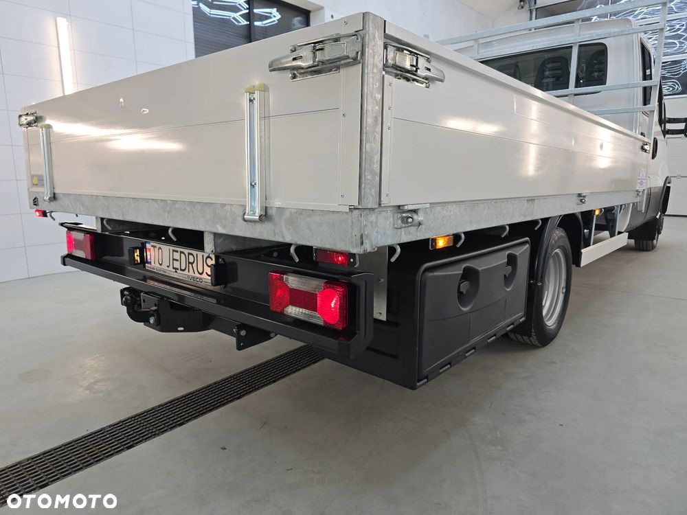 Iveco DAILY 50C18 / 35C18 DOKA SKRZYNIA DŁUGA3,81cm + SKRZYNIA NA NARZĘDZIA DEMONTOWANA HAK 3500Kg TEMPOMAT KLIMA 31 Tyś km SERWIS DO OSTATNIEGO Km ASO IVECO NA GWARANCJI - 25