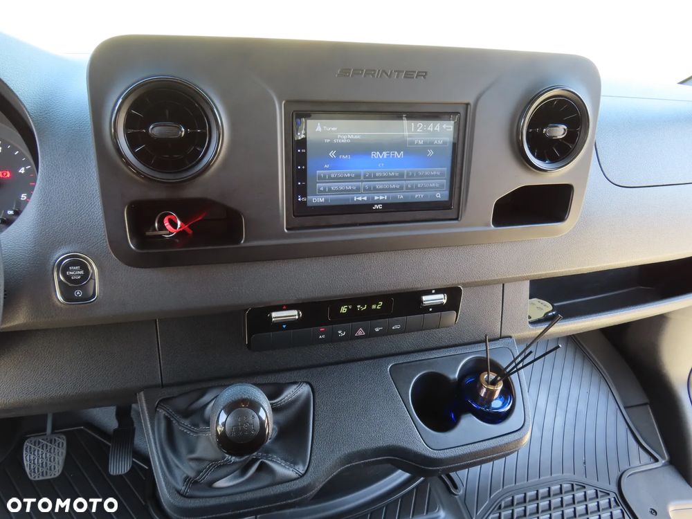 Mercedes-Benz Sprinter 519 CDI 190 KM Chłodnia Winda Załadowcza BÄR 750 Kg Agregat Zasilany Na Postoju 230 V Izoterma ACORD 3500 mm Dł. 6 Euro Palet Rozstaw Osi L2- 3665 mm, DMC 3500 Kg Tylne Koła Bliźniacze WZMACNIANY Stan Wizualny I Techniczny NOWY Tak Jak Z Taśmy Produkcyjnej Gotowy Dostępny OKAZJA POLECAM - 40