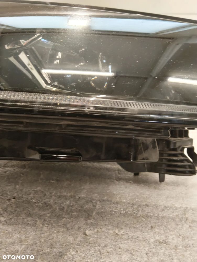 SKODA ENYAQ IV FULL LED PRZÓD STRONA PRAWA LAMPA PRZEDNIA 5LB941016A - 2