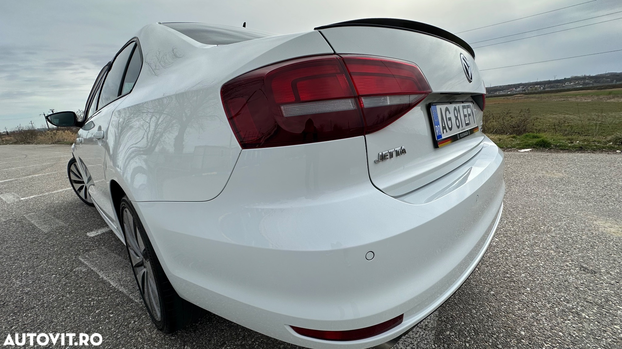 Volkswagen Jetta 2.0 TDI DSG Highline - 15