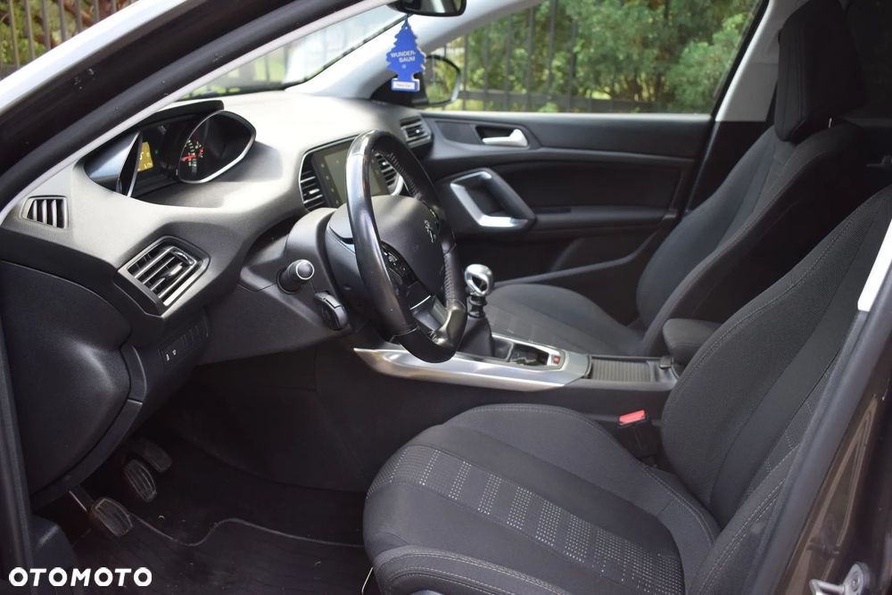Peugeot 308 1.2 PureTech Allure S&S - 15