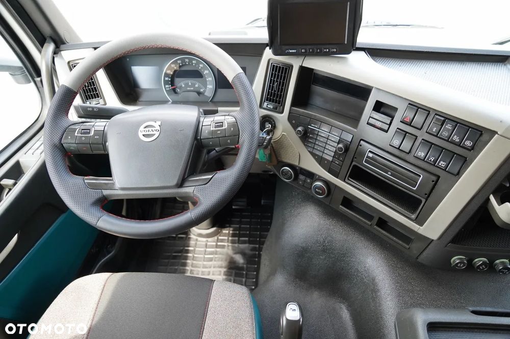Volvo FM 370 / KONTENER 7,8 M / 4x2 / I-SHIFT / WINDA / EURO 6 - 30