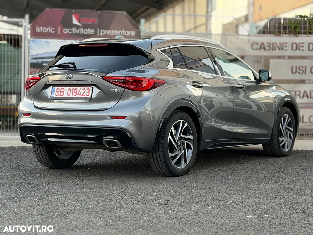 Infiniti Q30 1.5d Premium Tech - 4