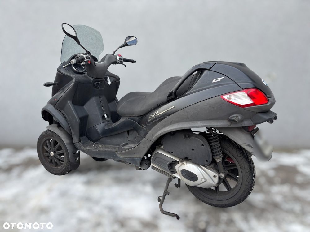 Piaggio MP-3 - 4