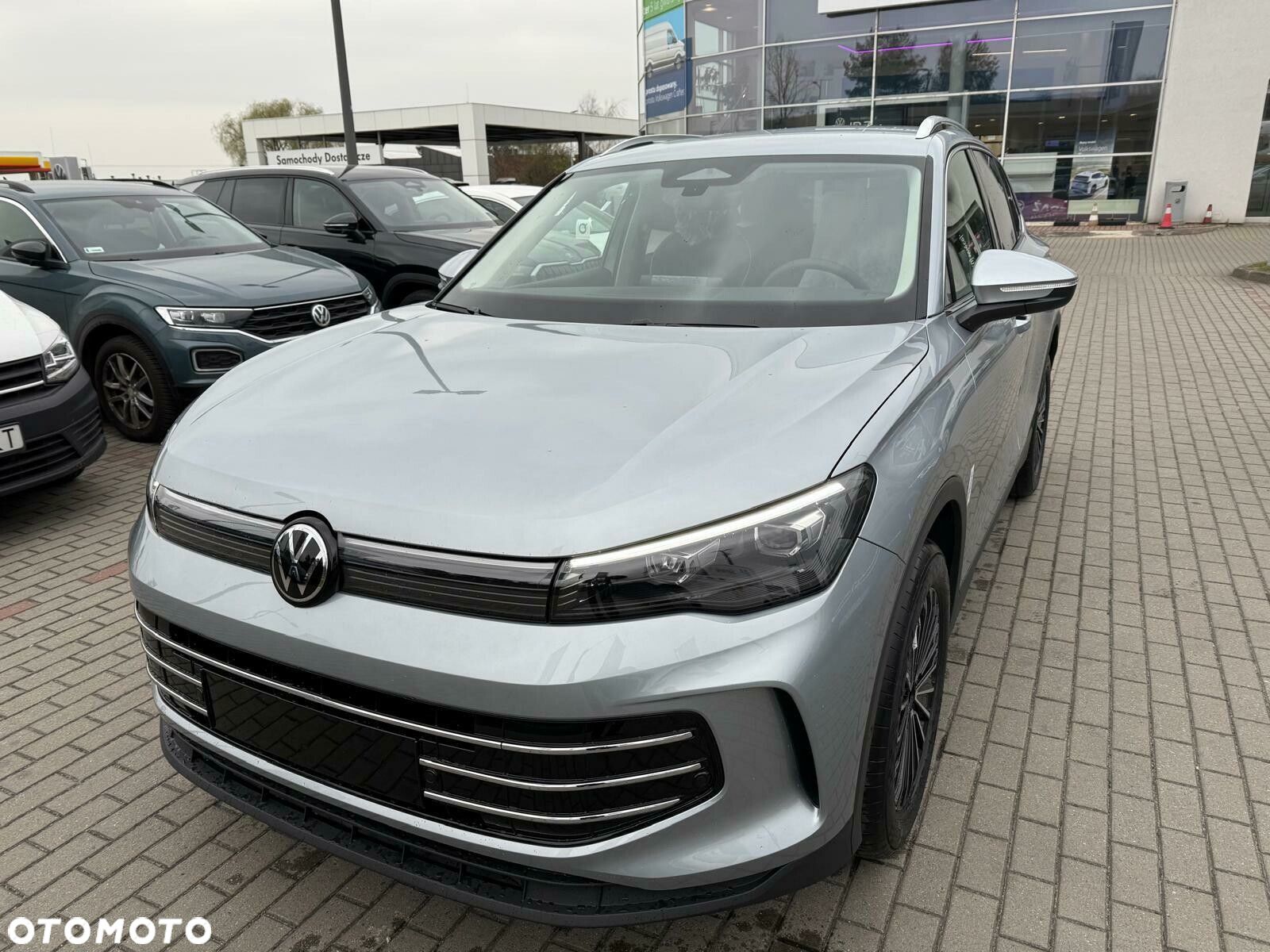 Volkswagen Tiguan - 1