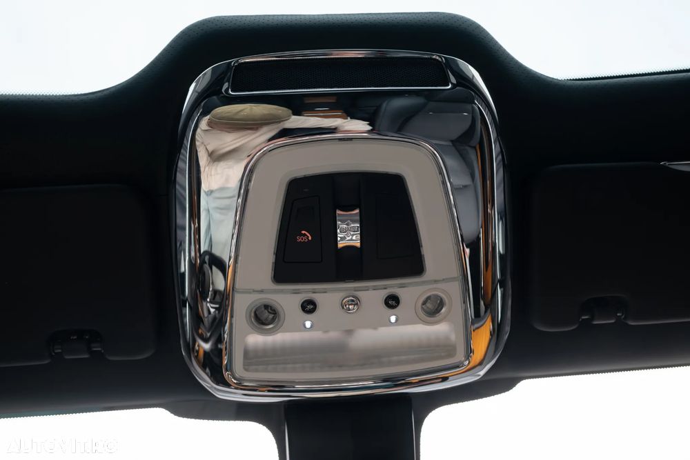 Rolls-Royce Wraith - 25