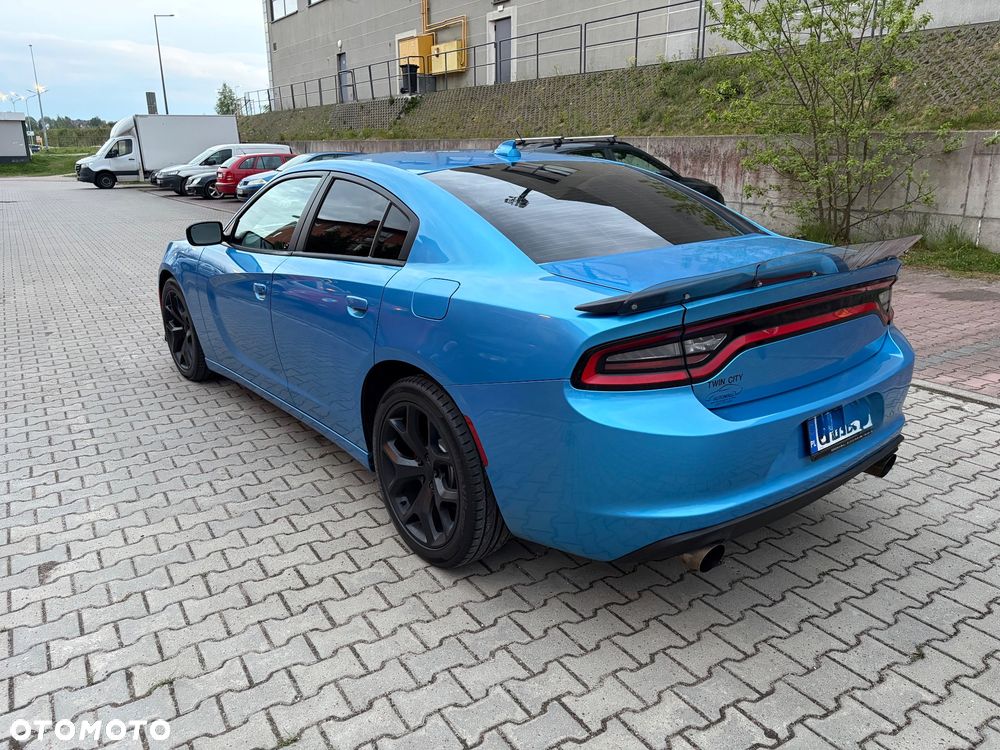 Dodge Charger 5.7 V8 RT - 6
