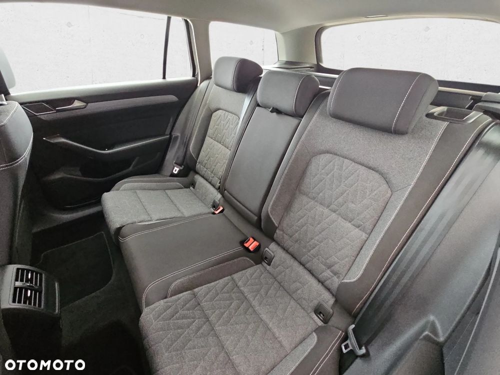 Volkswagen Passat 1.5 TSI ACT mHEV Style DSG - 20