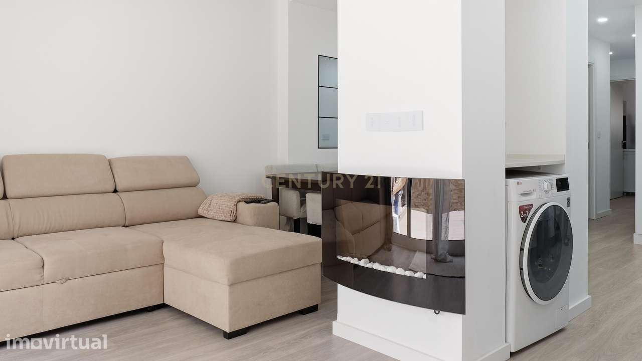 Apartamento T1 transformado em T2 no Fogueteiro, Amora - Grande imagem: 2/21
