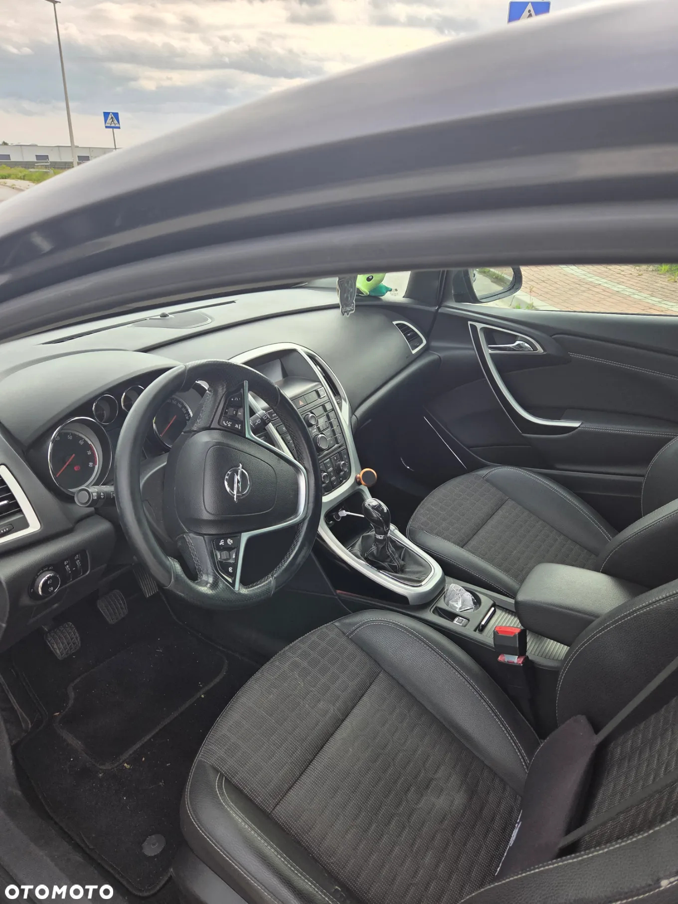 Opel Astra GTC 1.6 Turbo Edition - 5