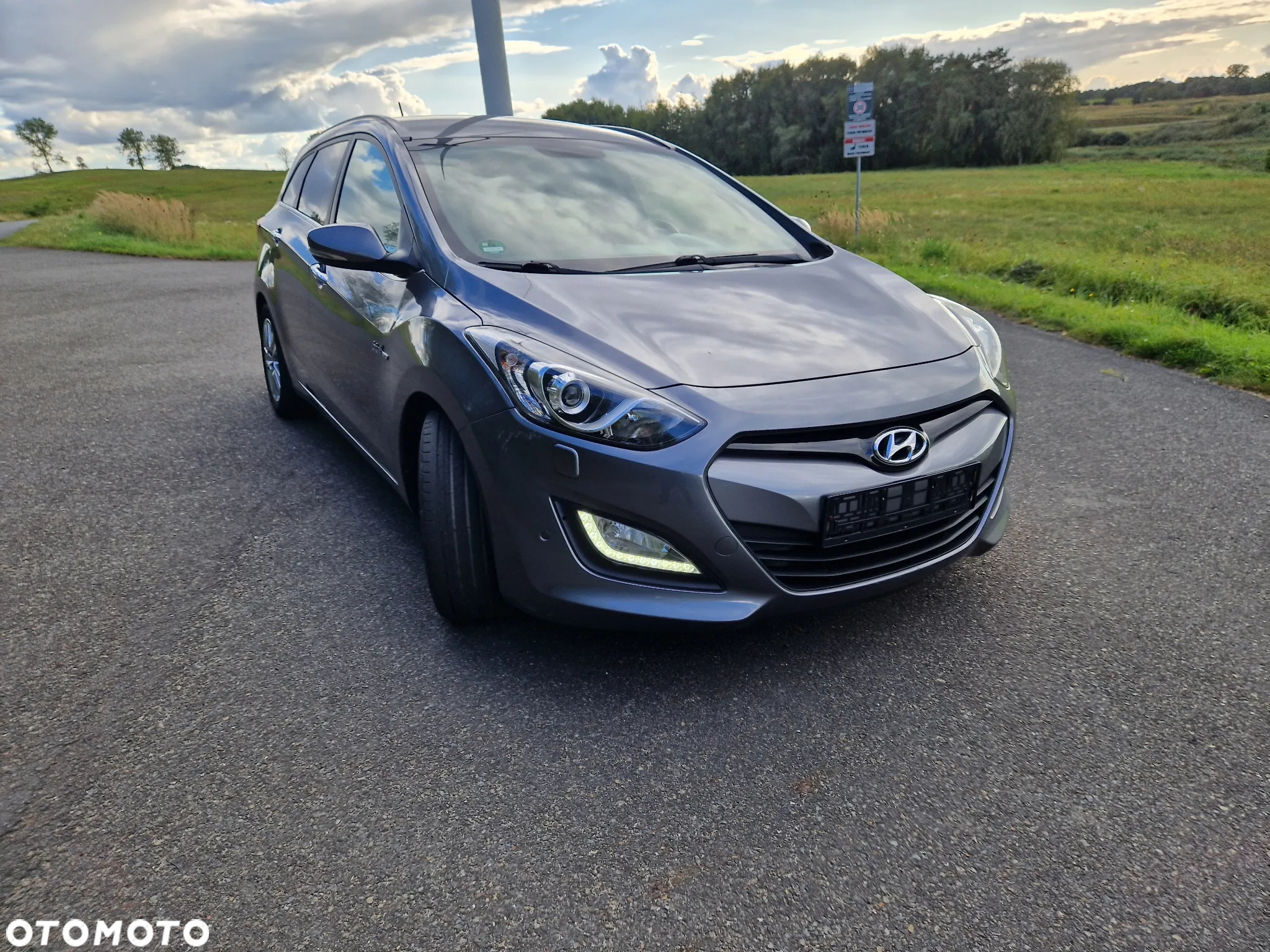 Hyundai i30 blue 1.6 CRDi Trend - 3