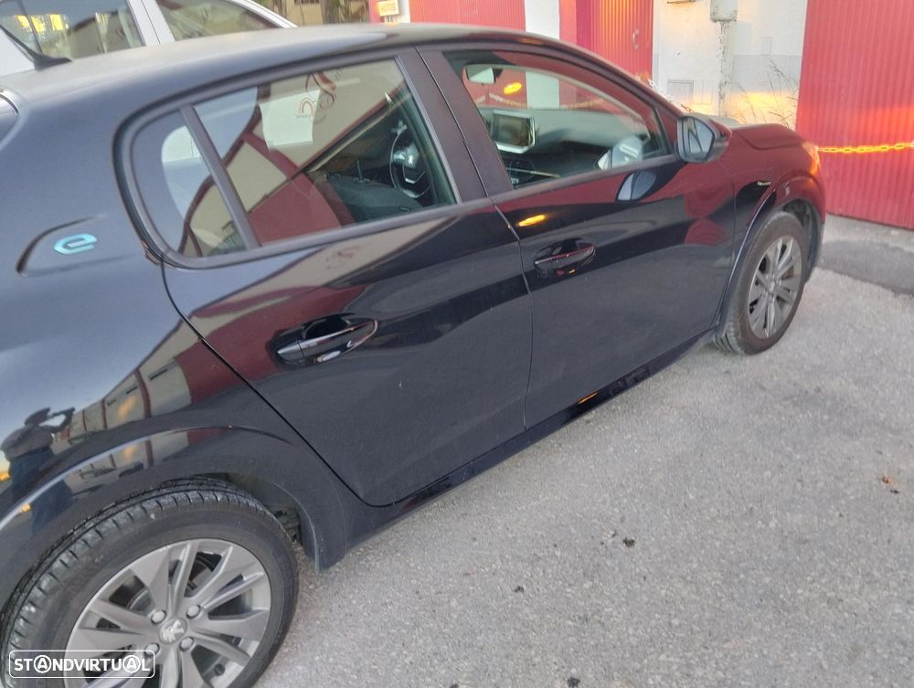 Peugeot 208 - 5