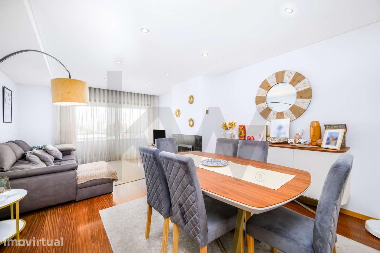 Apartamento T2 com 2 varandas e garagem box - Canidelo - Grande imagem: 2/13