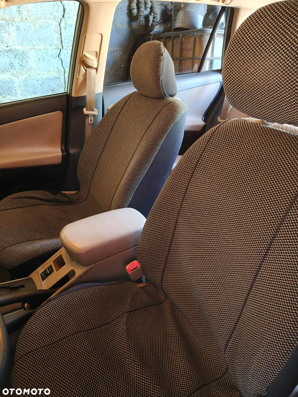 Toyota RAV4 - 9