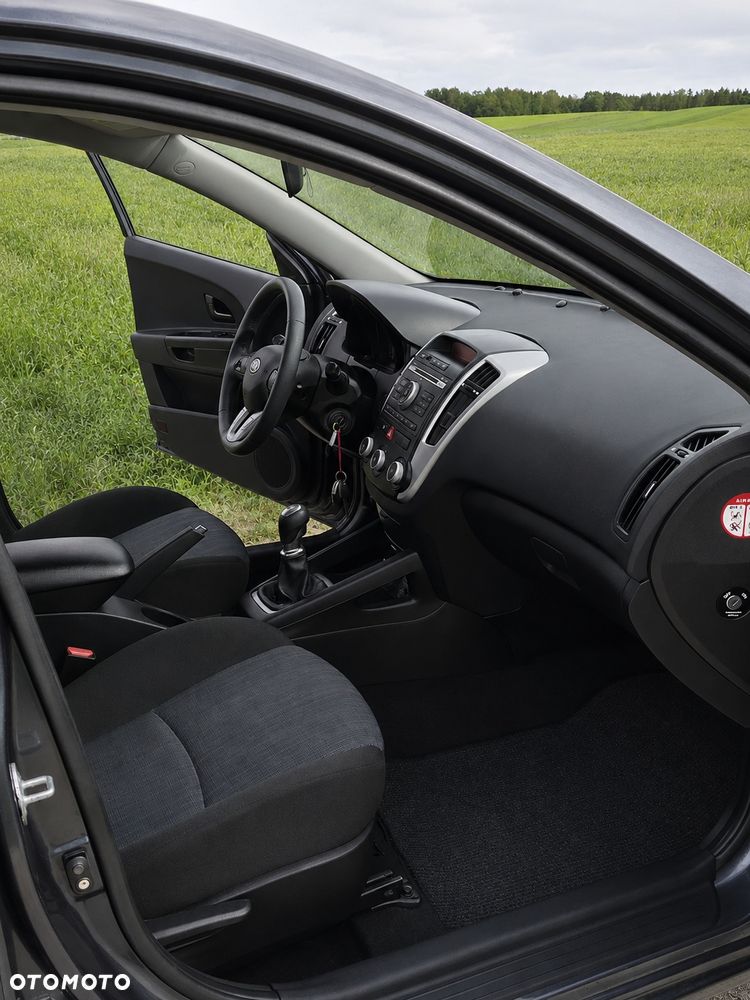 Kia Ceed - 7