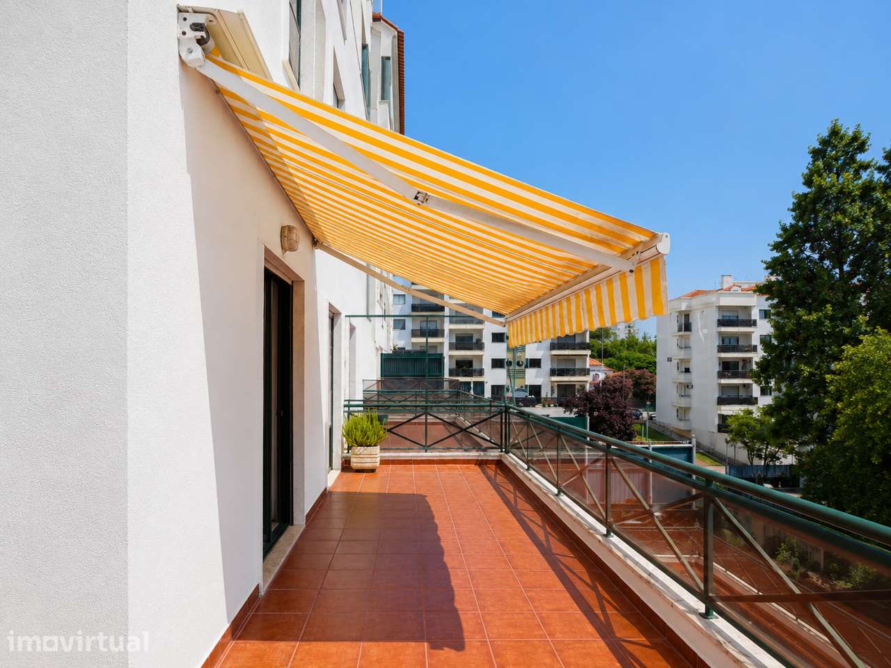 Apartamento T3 com terraço e garagem à venda - Galiza/ ESTORIL - Grande imagem: 2/35