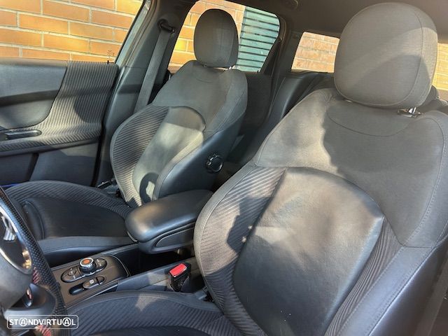 MINI Countryman Cooper D - 18