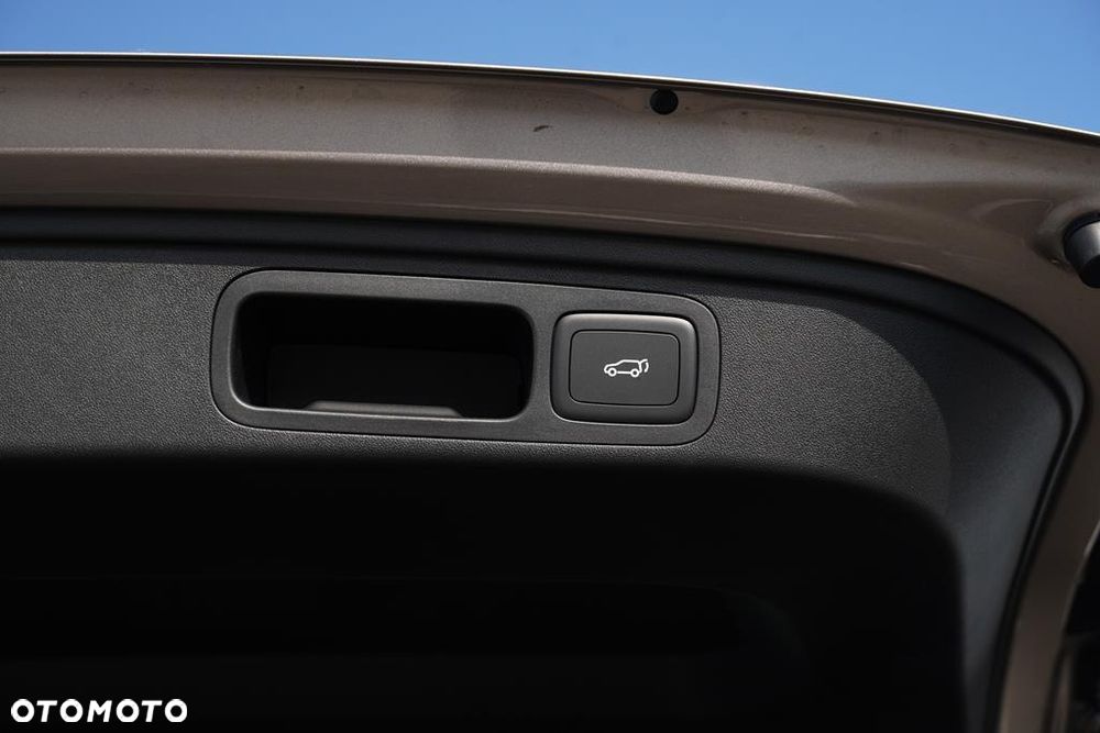 MG HS 1.5 T-GDI Exclusive DCT - 8