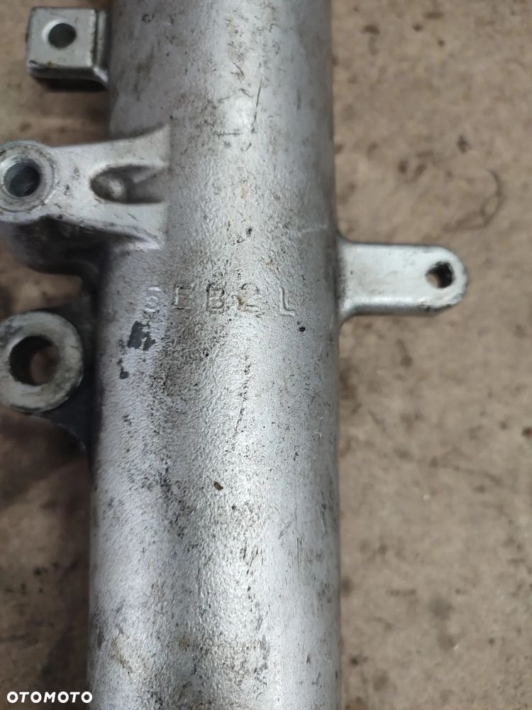 Goleń Yamaha R6 98-02r. - 9
