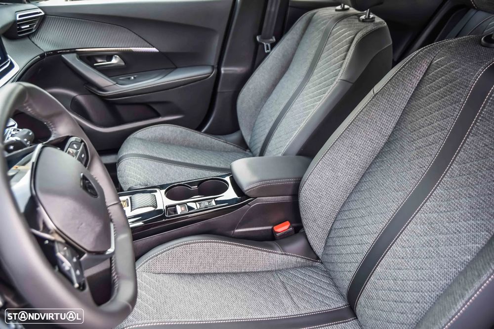 Peugeot 2008 1.2 Hybrid Allure e-DCS6 - 11