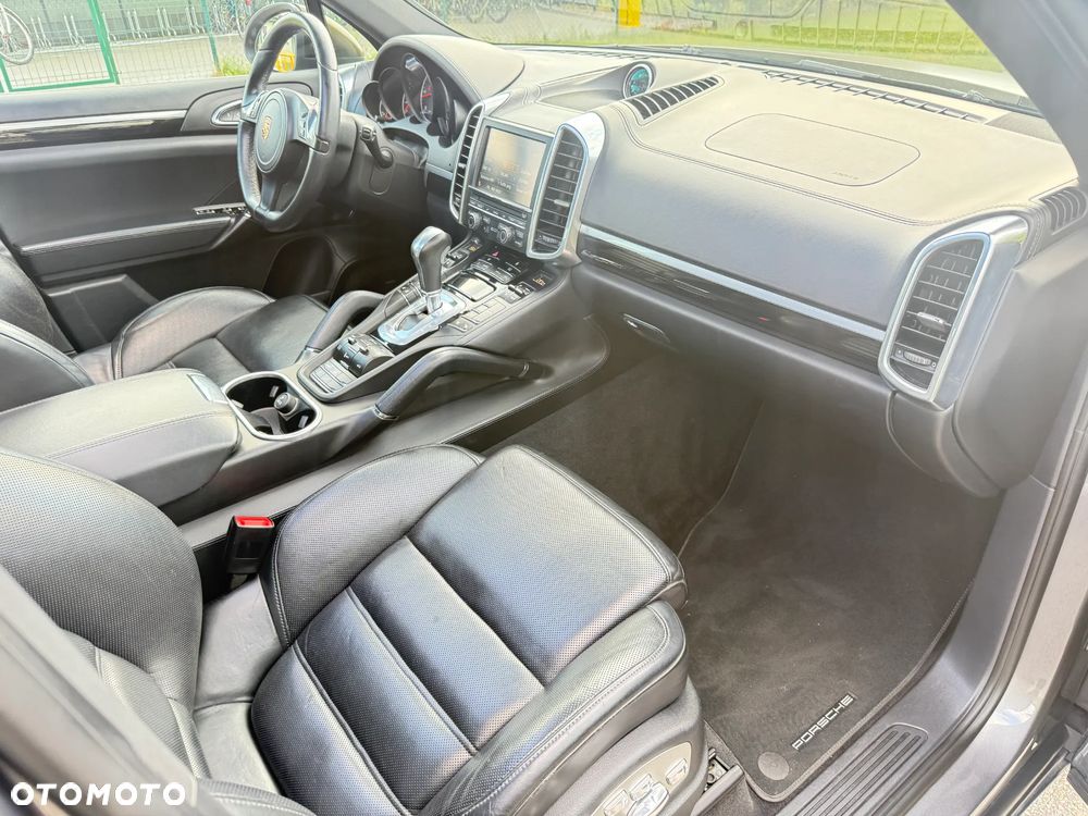 Porsche Cayenne - 12