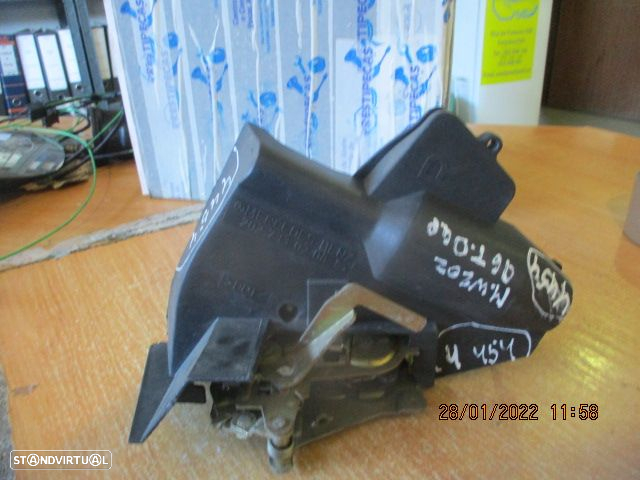 Fecho 2027330208 MERCEDES W202 1996 TD MANUAL - 2