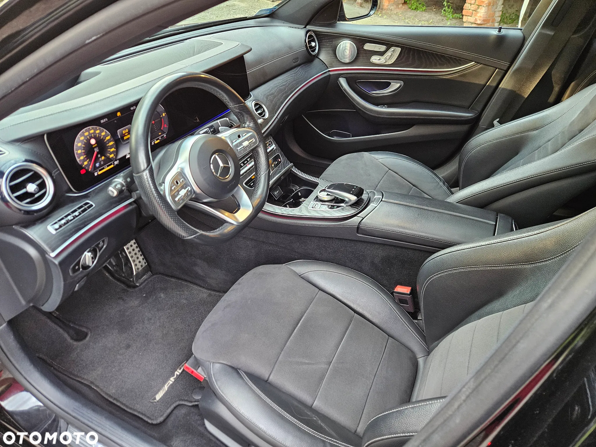 Mercedes-Benz Klasa E 220 d 4-Matic 9G-TRONIC - 12