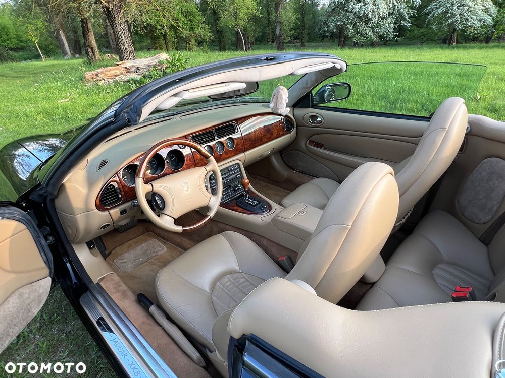Jaguar XK - 10
