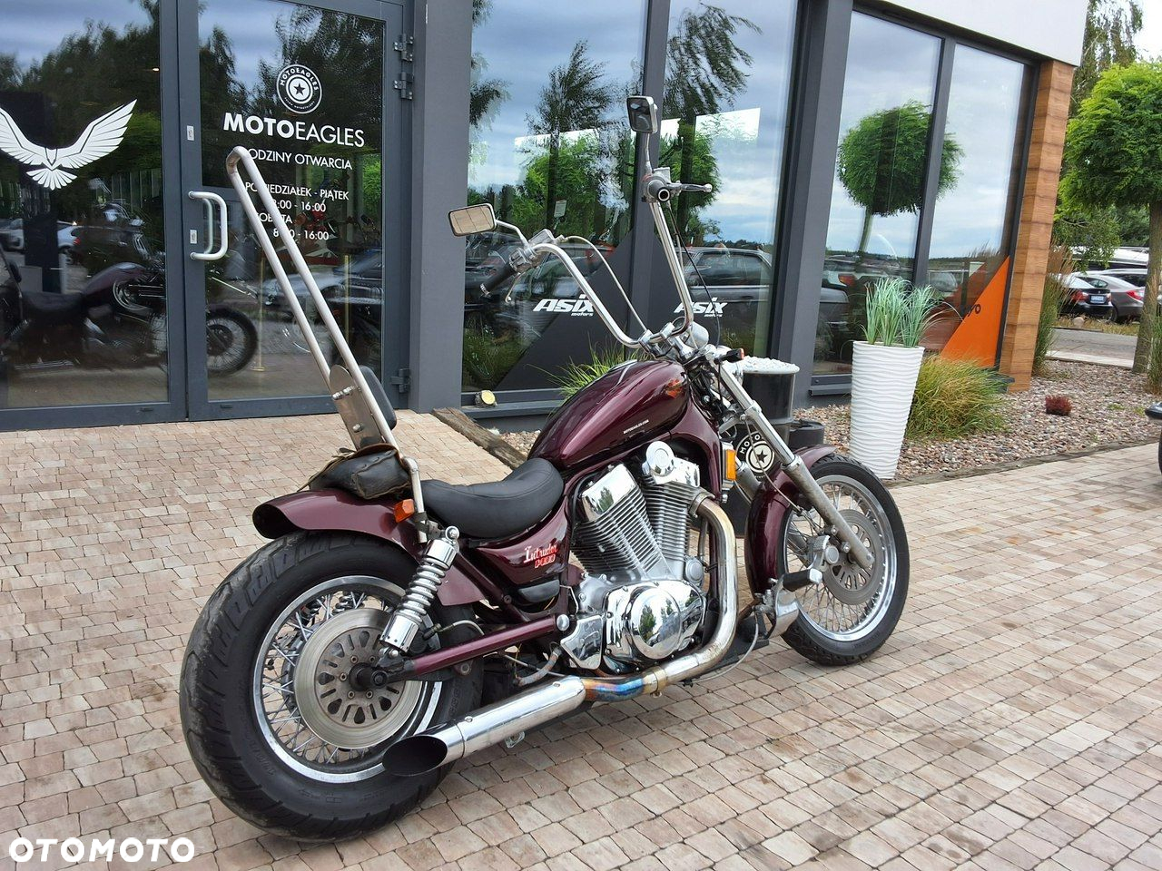 Suzuki Intruder - 3