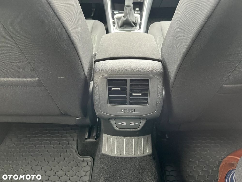 Volkswagen T-Roc 1.0 TSI Life Plus - 21