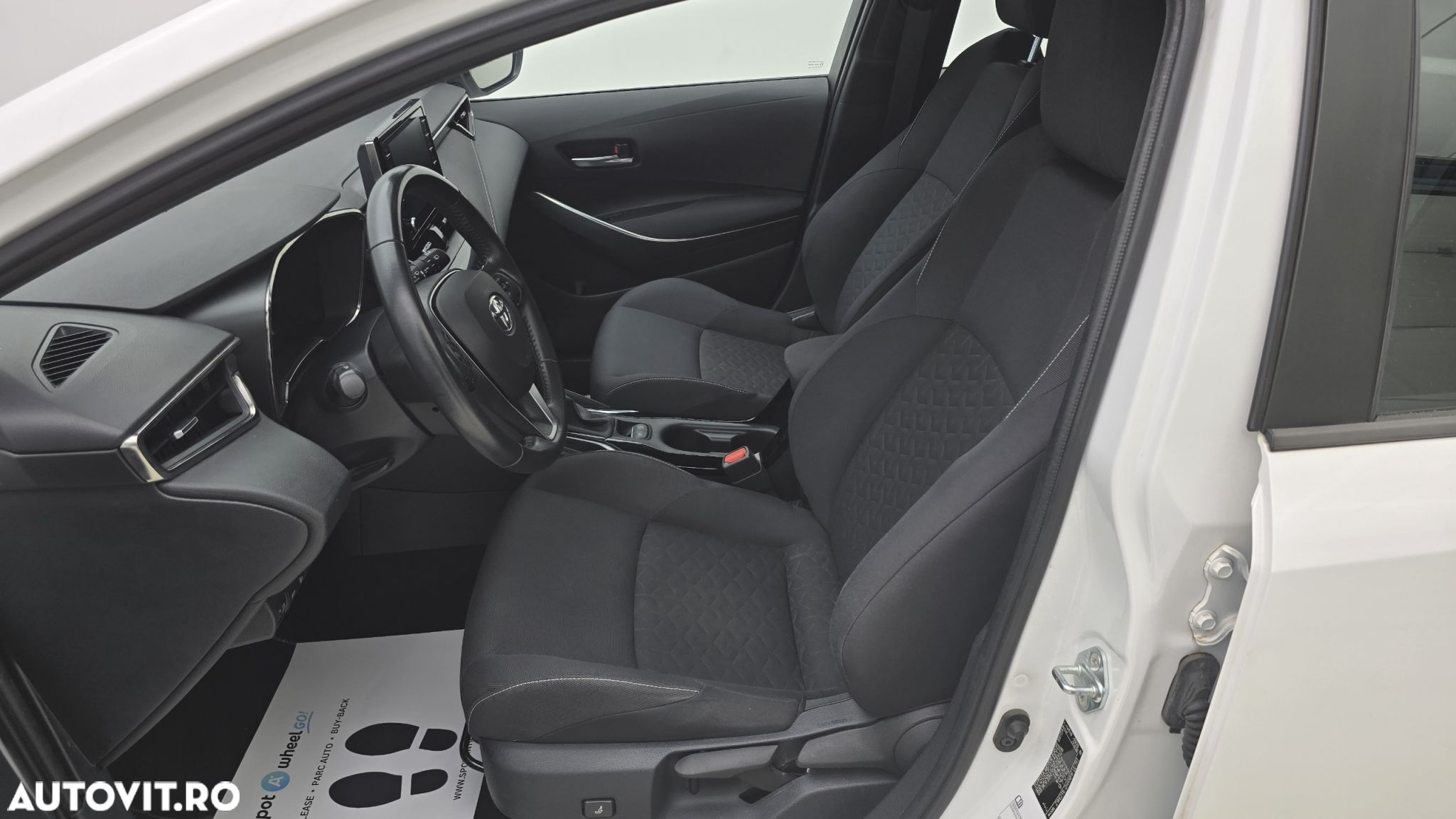 Toyota Corolla 1.8 HSD Dynamic - 12