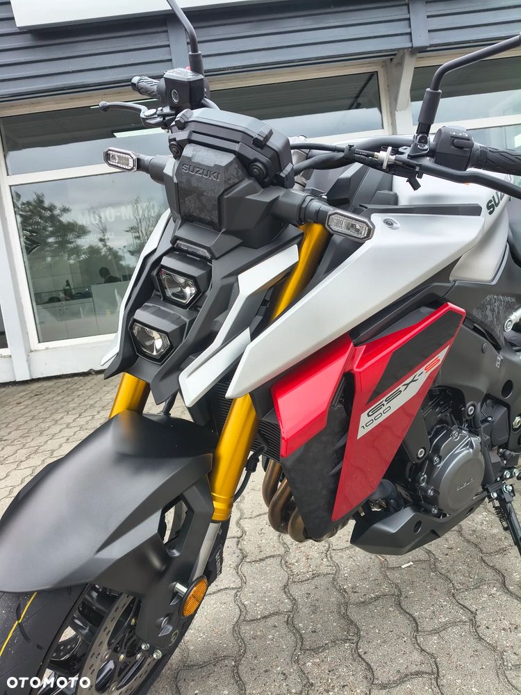 Suzuki GSX 1000 - 9
