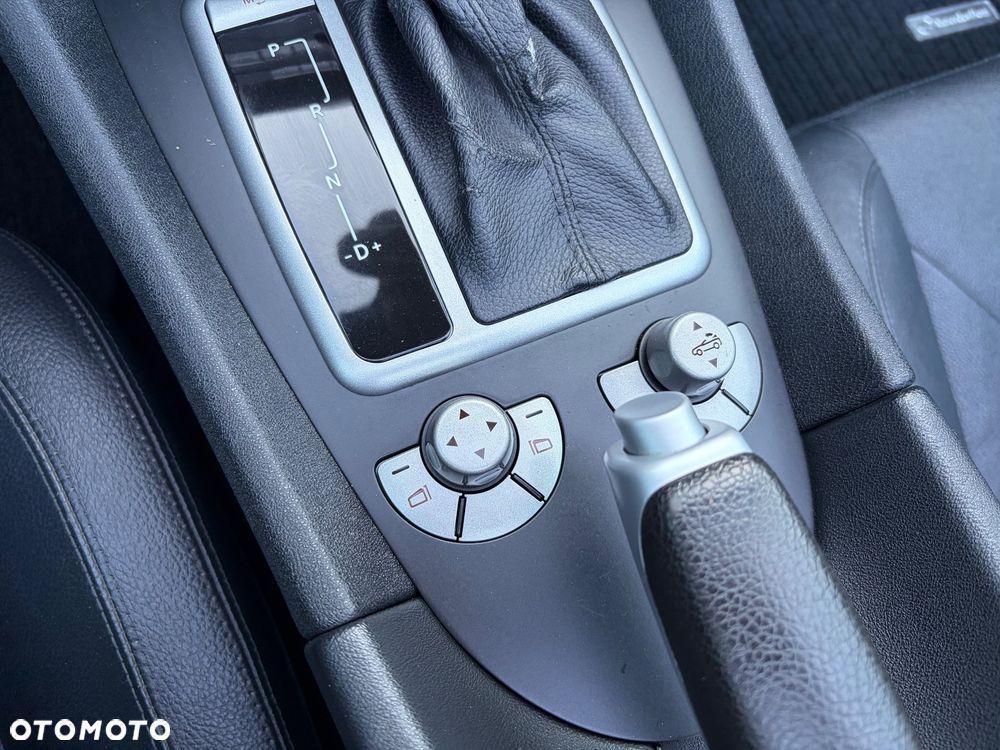 Mercedes-Benz SLK 350 7G-TRONIC - 32