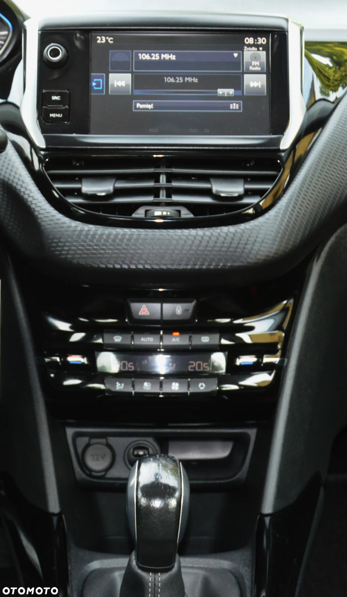 Peugeot 2008 - 24