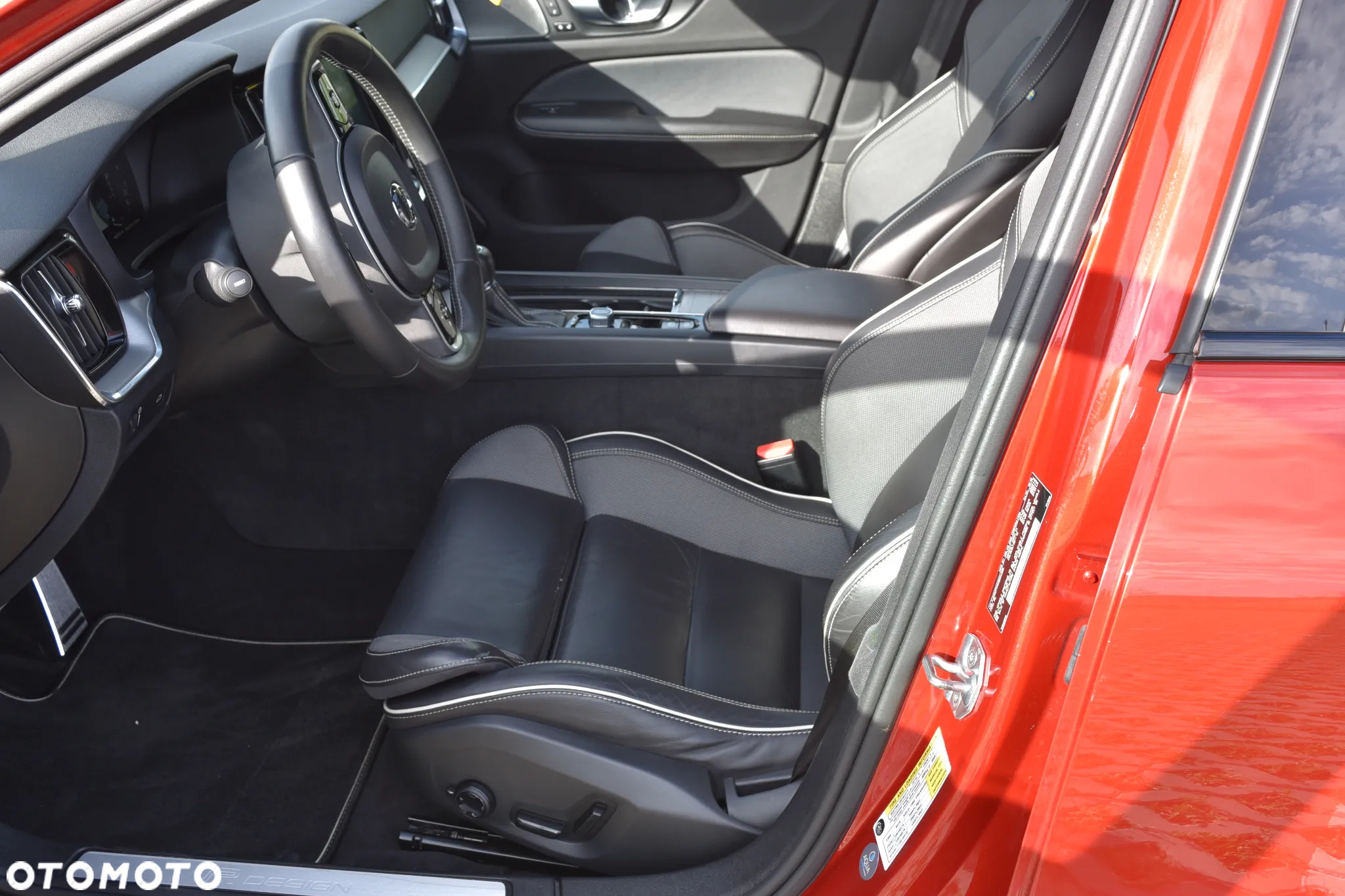 Volvo S60 T5 R-Design - 23