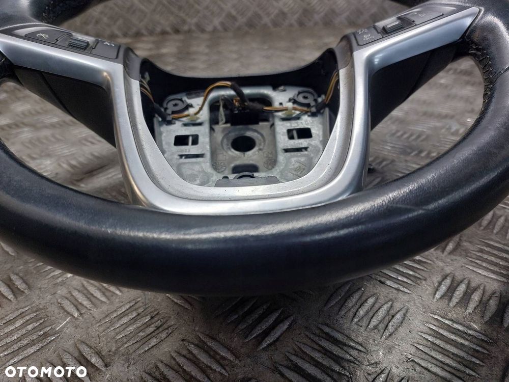 KIEROWNICA OPEL ASTRA J 13351021 - 4