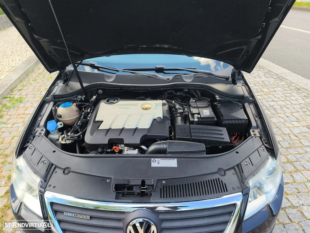 VW Passat 2.0 TDI Trendline BlueMotion - 18