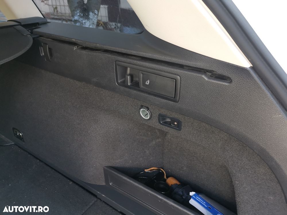 Volkswagen Passat Variant 2.0 TDI DSG 4Motion Highline - 13