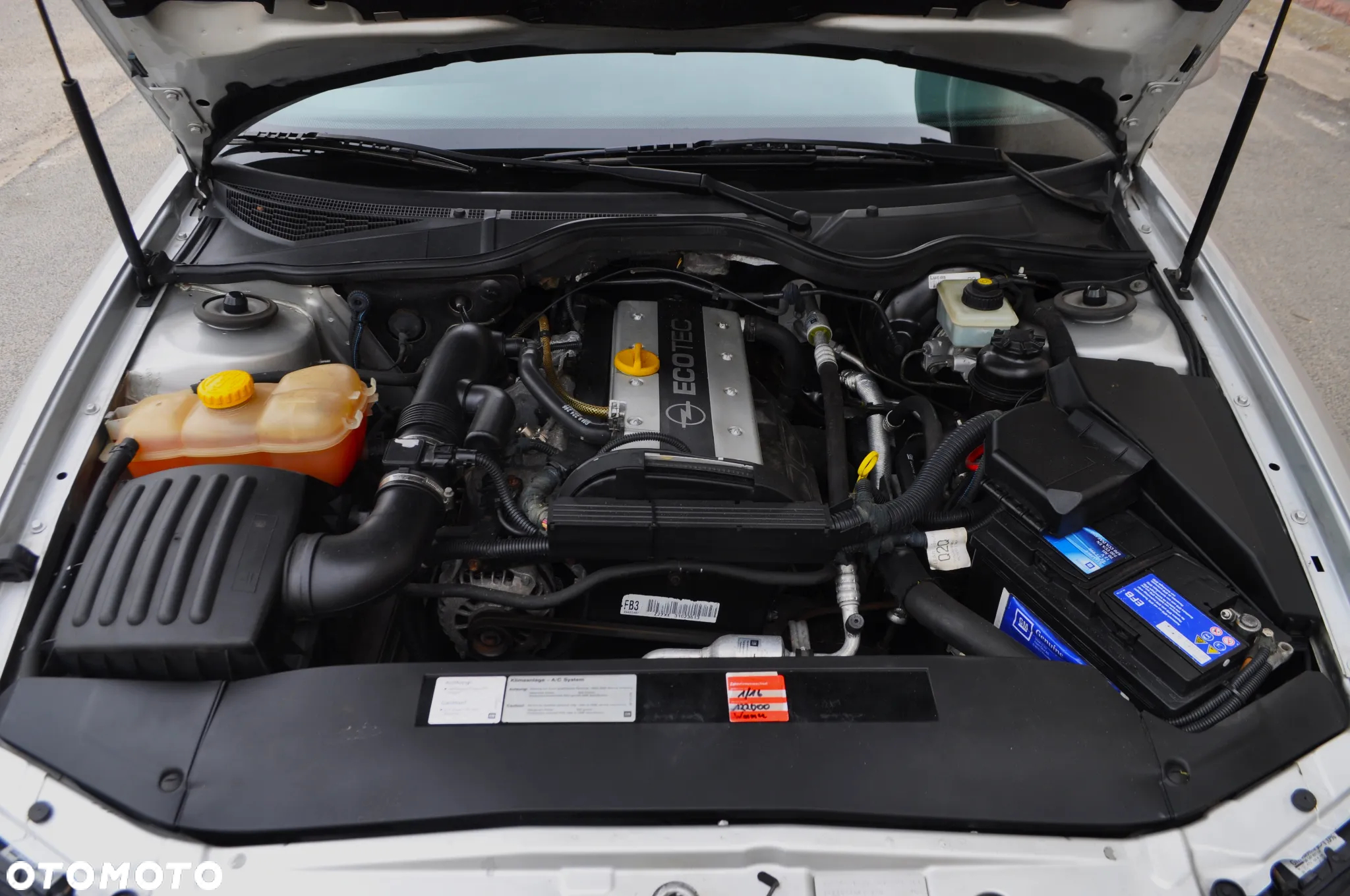 Opel Omega 2.2 Elegance - 27