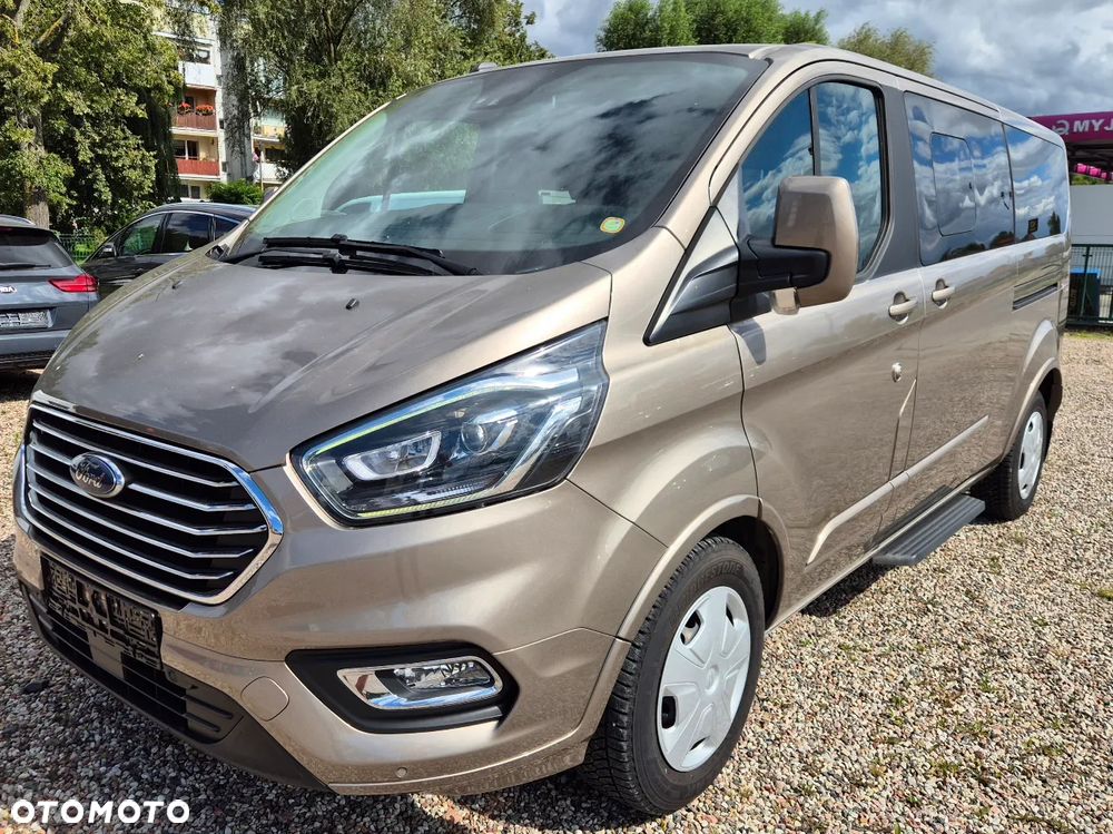 Ford Tourneo Custom - 4