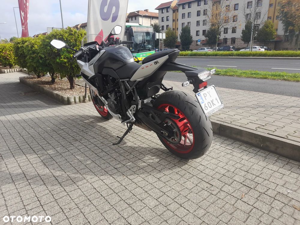 Suzuki GSX - 5