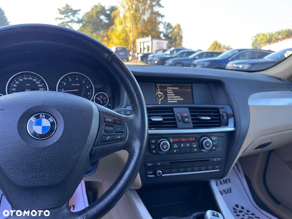 BMW X3 28i xDrive - 32