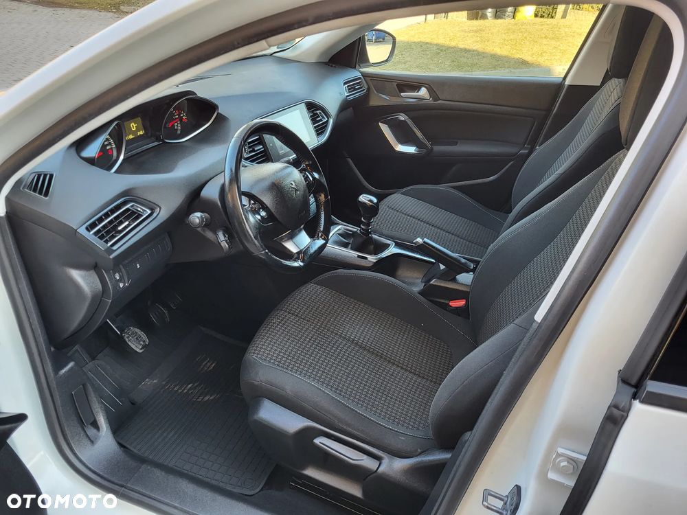 Peugeot 308 BlueHDi 130 Black Edition - 16