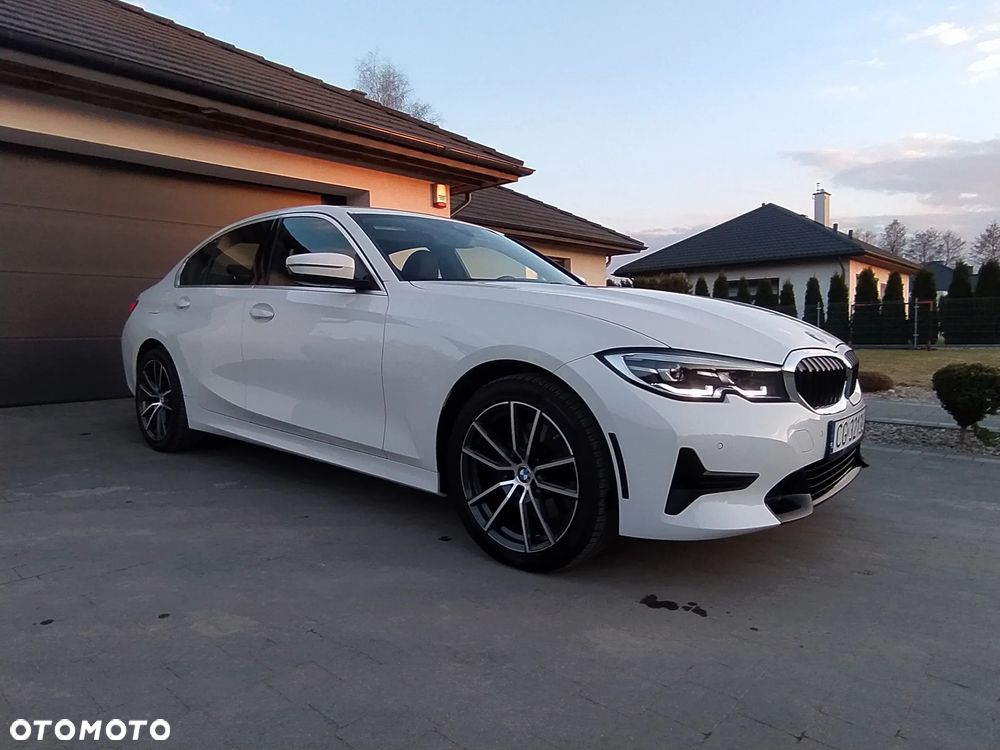 BMW Seria 3 330i Sport Line - 1