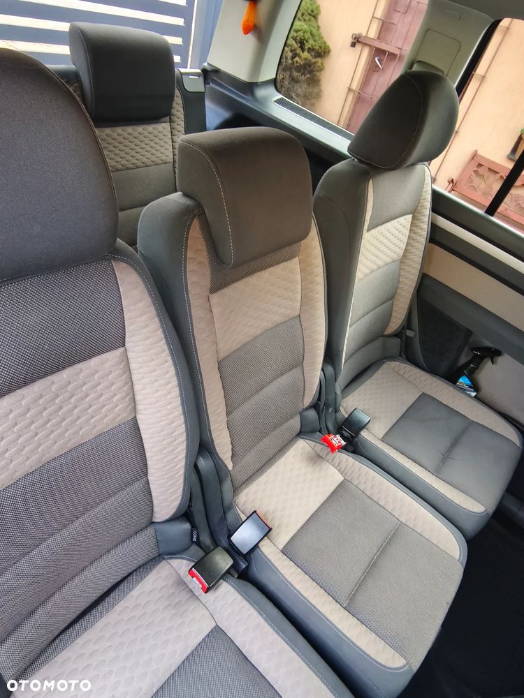 Volkswagen Touran 2.0 TDI DPF DSG Cross - 16