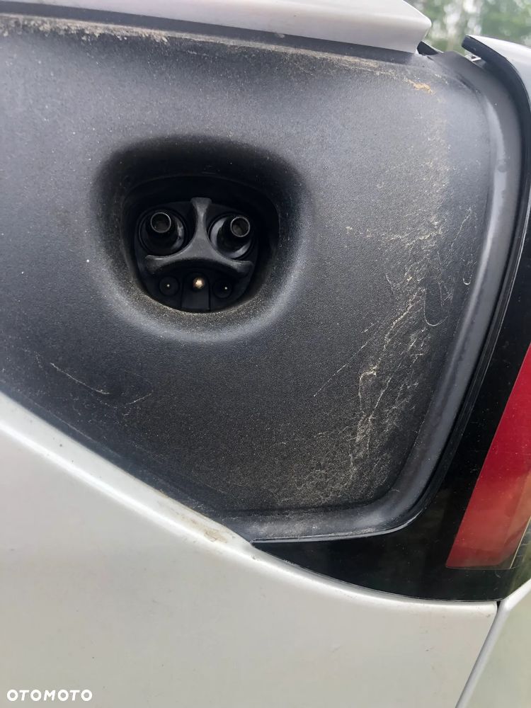 Tesla Model 3 RWD Premium - 12